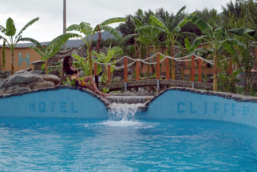 Cliffs Hotel Joppolo Exteriör bild
